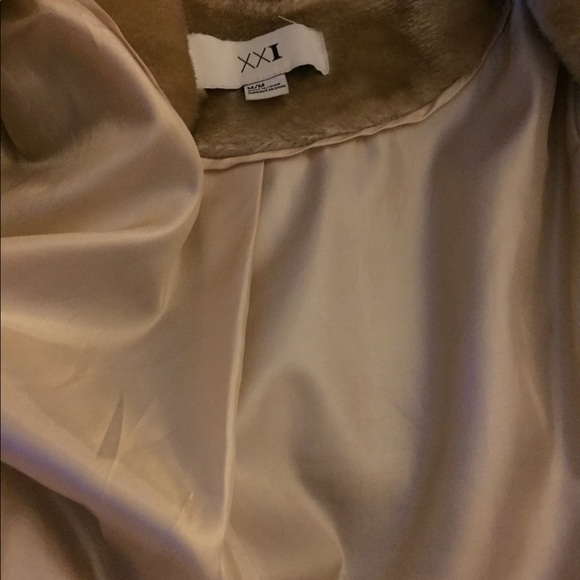 Forever21 faux fur jacket - Picture 4 of 9